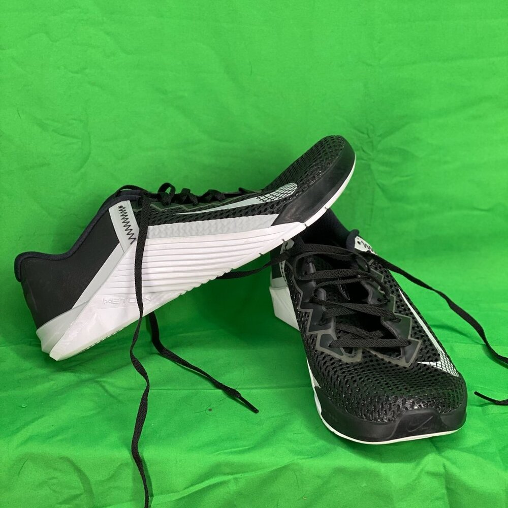 nike mens metcons 10.5 never worn